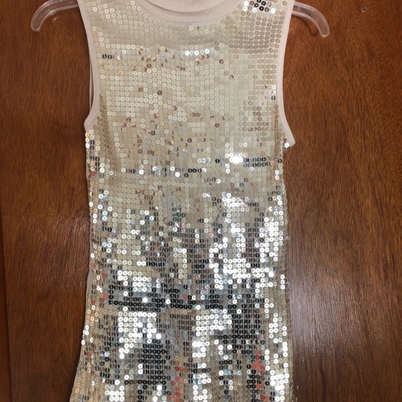 Top - Picture 2 of 8